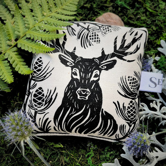 Highland Stag - Coorie Pocket Warmer